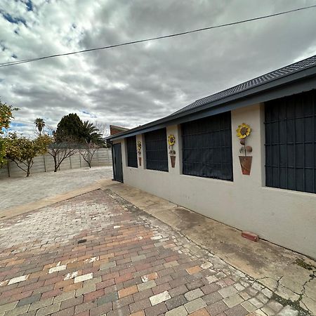Favour Guest House Polokwane Exterior photo