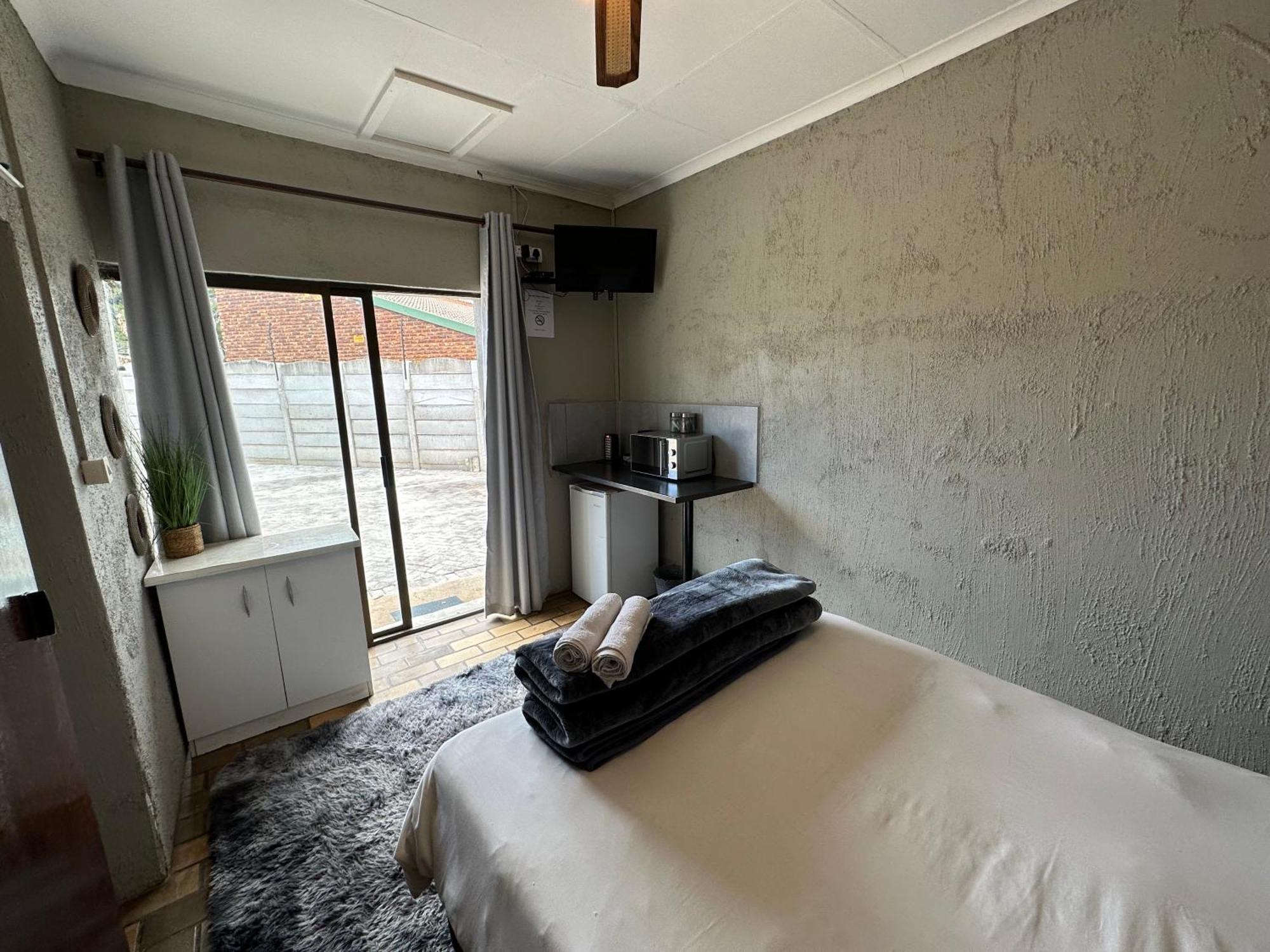 Favour Guest House Polokwane Exterior photo